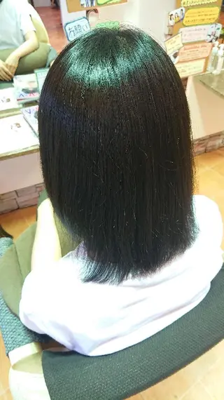 ミディアム カラー 山口 彩海のヘアスタイル
