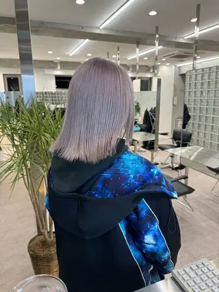 ショート カラー ⭐ハイトーンブリーチ ミルクティーピンクのヘアスタイル