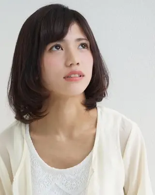 ミディアム カラー 森田 真由のヘアスタイル