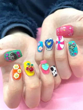 ネイル 【OKIKA】 らん🦖🌈🧡のマツエク・マツパデザイン