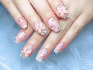 ネイル Queening 🦋のネイルデザイン