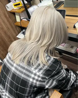 セミロング カラー Lull1人美容室 バレイヤージュのヘアスタイル
