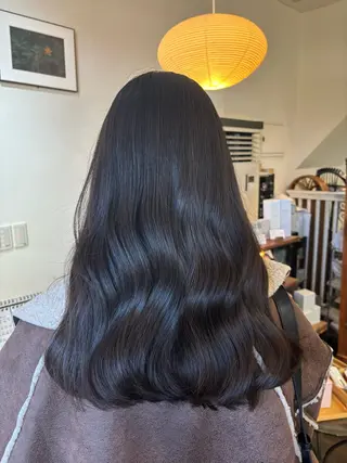 ロング 三國 栞音のヘアスタイル