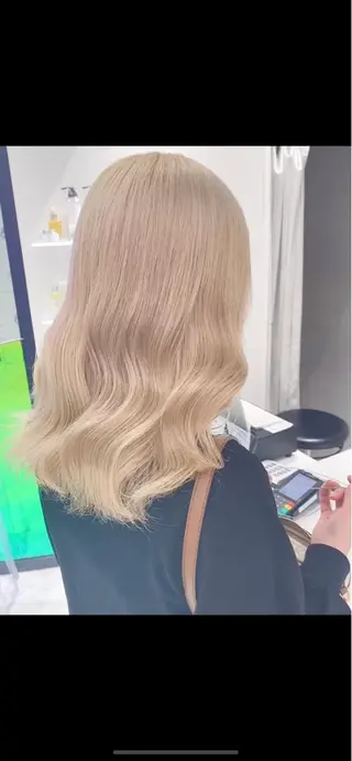 セミロング コテ巻き風パーマ 🦋にこ🦋のヘアスタイル