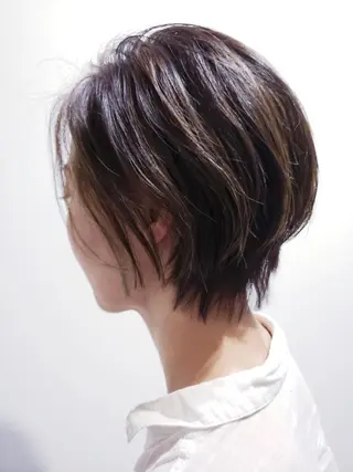 ショート カラー パーマ 饒平名 知也のヘアスタイル