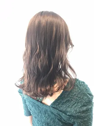 ミディアム カラー ワタナベ テルマサのヘアスタイル
