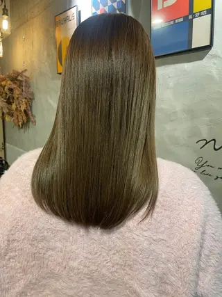 セミロング カラー さの あやねのヘアスタイル