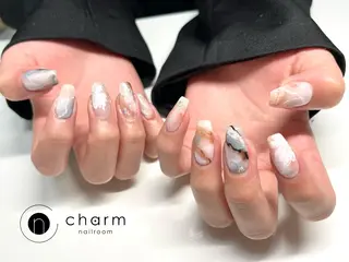 ネイル ネイルルーム チャームのネイルデザイン