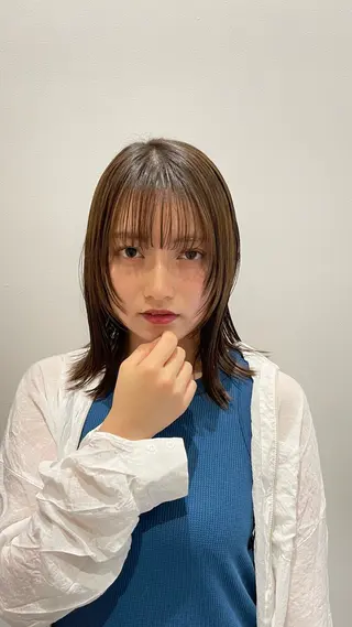 ミディアム カラー 山本 佳奈のヘアスタイル