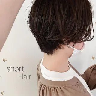 ショート カラー 市川 千夏のヘアスタイル