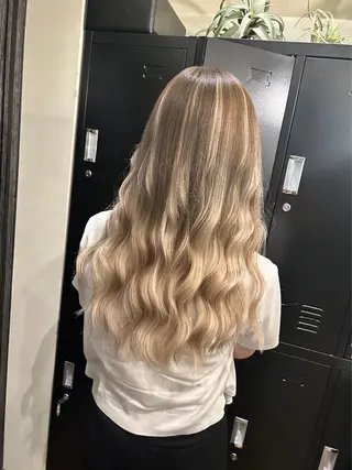 ロング Navy （ネイビー）のヘアスタイル