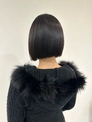 ショート 白髪ぼかしハイライト レイヤー川口 元気のヘアスタイル