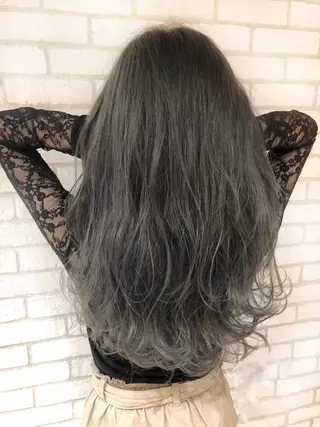 ロング カラー 小島 侑衣のヘアスタイル
