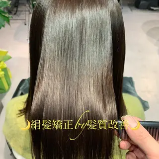 セミロング ディレクター鮫島 俊介のヘアスタイル