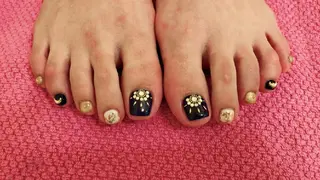 ネイル ネイルリボン 受付スタッフのネイルデザイン