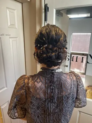 ミディアム ヘアアレンジ ERENA💚 ヘアアレンジのヘアスタイル