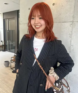 セミロング qiie ワンカラー ダブルカラーのヘアスタイル