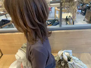 ミディアム カラー 吉田 早織のヘアスタイル