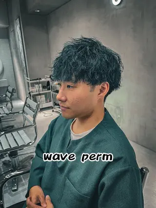 ショート パーマ メンズ ⚡メンズパーマフ ェードカットTomyのヘアスタイル