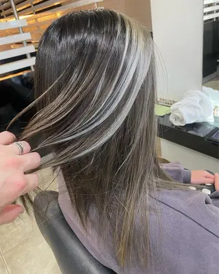 セミロング カラー ヘアアレンジ 烏山 達也のヘアスタイル