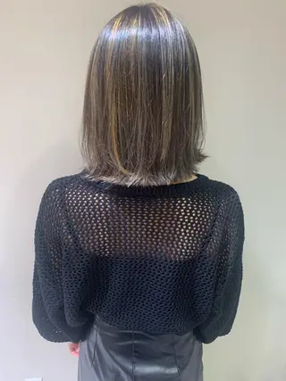 ミディアム カラー 平尾 樹里のヘアスタイル