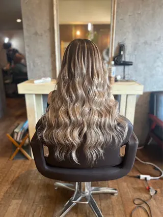 ロング Navy （ネイビー）のヘアスタイル