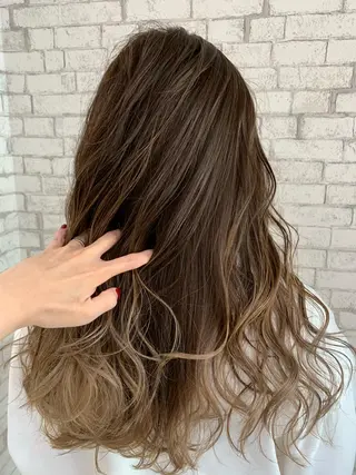 ロング 特殊カラー/ブリーチ 道満ゆいなのヘアスタイル