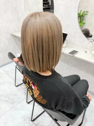 ショート カラー 🌺ハイトーン🌺 矢葺 なぎさ🌺🌺のヘアスタイル