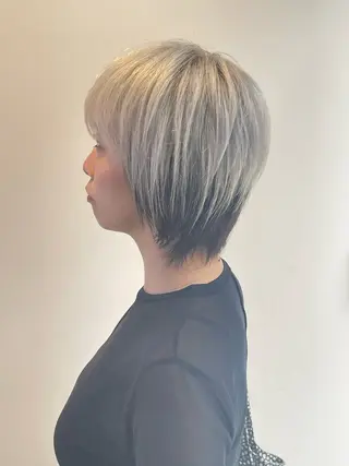 ショート カラー ハラダ リョウセイのヘアスタイル
