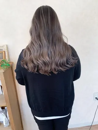 ロング Lit.豊橋 夏目のヘアスタイル