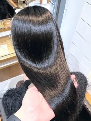 セミロング MIYU/透明感 渋谷/ベージュカラーのヘアスタイル