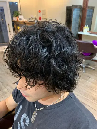 ショート パーマ 鈴木 英治のヘアスタイル