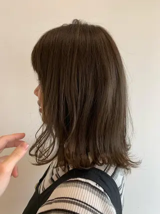ミディアム 鈴木 まりやのヘアスタイル