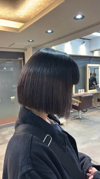 カラー レイヤー✂︎ぷつボブ 艶カラー🤍noaのヘアスタイル
