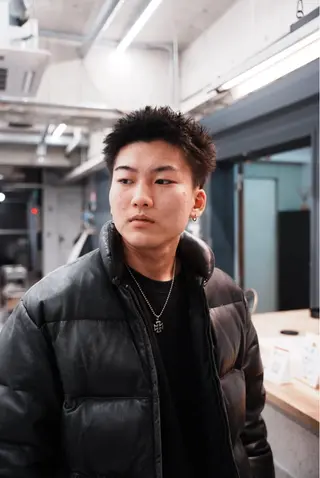 ショート メンズ スパイキーショート パーマ　具志堅　太志のヘアスタイル