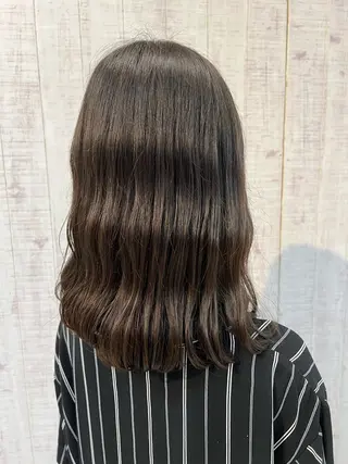 セミロング 藤岡 瑚乃美のヘアスタイル