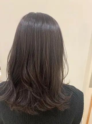 ミディアム カラー ぱつっとボブ/ 小野あかねのヘアスタイル