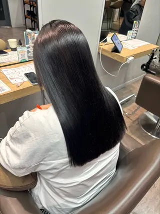 ロング 🎀縮毛矯正.暗髪 .艶髪🩶ちひろのヘアスタイル