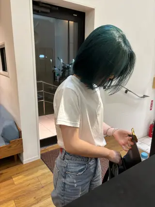 ミディアム カラー 津田 里菜のヘアスタイル