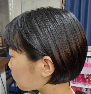 ショート S. ERIのヘアスタイル