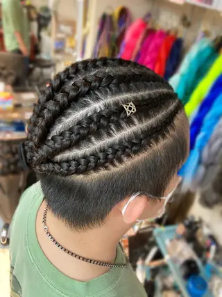 ミディアム 髪に魔法をかける🪄 💖💫編み込みヘアのヘアスタイル