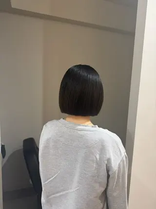 ショート カラー 大人な抜け感レイヤー remi🖤のヘアスタイル
