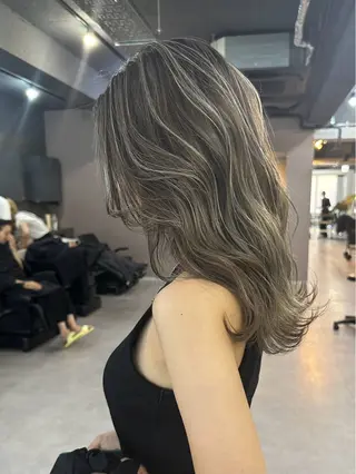ロング カラー レイヤーカット 韓国風PAOのヘアスタイル