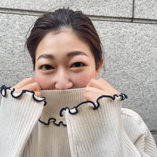 マツエク・マツパ UMEDA FIGAROのヘアスタイル