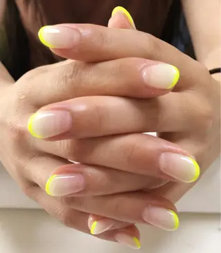 ネイル mano nella manoのネイルデザイン