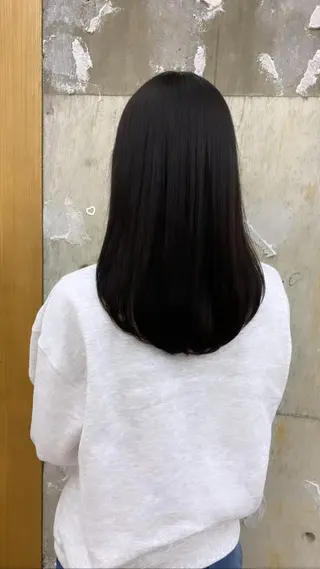 ロング KVELL ユナのヘアスタイル