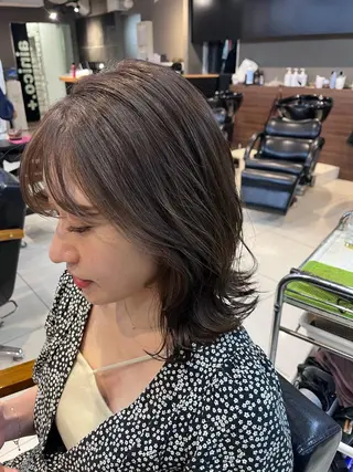 ミディアム カラー ヘアアレンジ ネイル マツエク・マツパ 透明感カラー🤎 ゆりのヘアスタイル