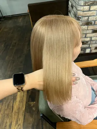 ミディアム 山下 明子のヘアスタイル