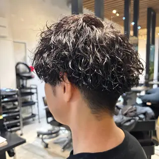 ミディアム ONE.STOP. LABO/メンズのヘアスタイル