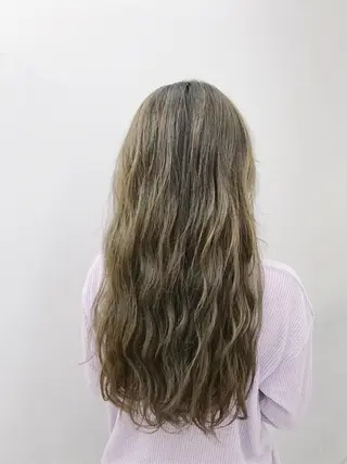 ロング カラー ブリーチカラー/ 岩破瑞希のヘアスタイル